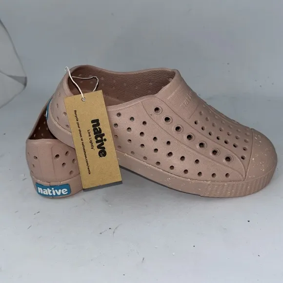 Native Kids Jefferson Bloom chameleon, pink speckles, United States child 12 NWT