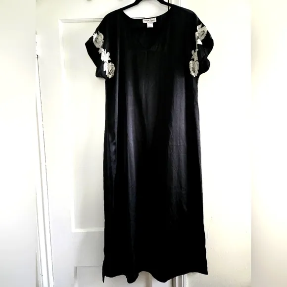 Natori Vintage Luxury NightGown Dress