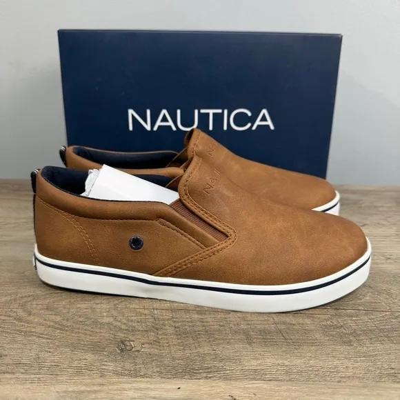 Nautica Kid's Slip-On Casual Shoe Athletic Sneaker Size 4 # Bag 4-RR