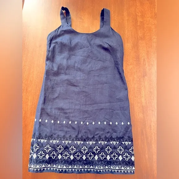 Neiman Marcus mini dress in navy blue 100% linen. Minimalist sleeveless lined. M