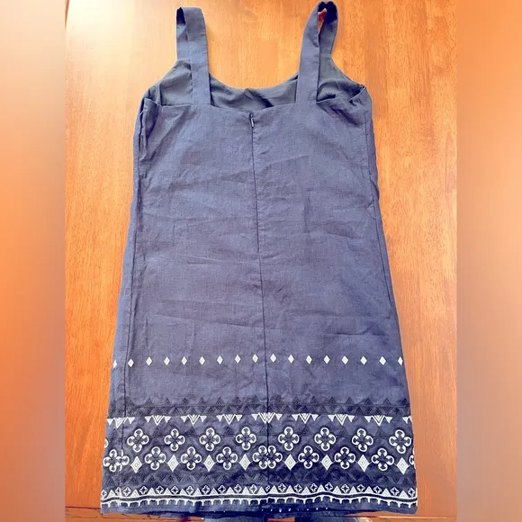 Neiman Marcus mini dress in navy blue 100% linen. Minimalist sleeveless lined. M