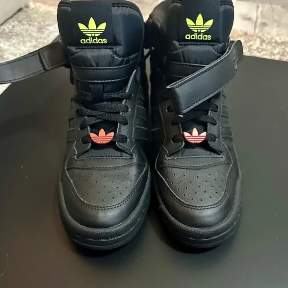 NEW Adidas Black Leather RARE High-Top Sneakers Women’s 7.5 - 8 Youth 6.5 Shoes