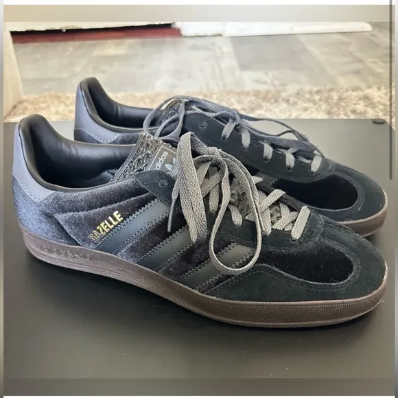 NEW Adidas Gazelle Black Carbon Gray Velvet Suede Sneakers Women’s 8 Men’s 7 NIB