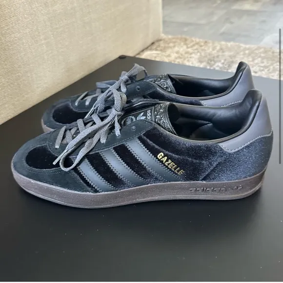 NEW Adidas Gazelle Black Carbon Gray Velvet Suede Sneakers Women’s 8 Men’s 7 NIB