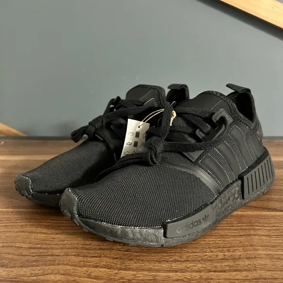 New Adidas NMD_R1 Primeblue Youth Size 5.5