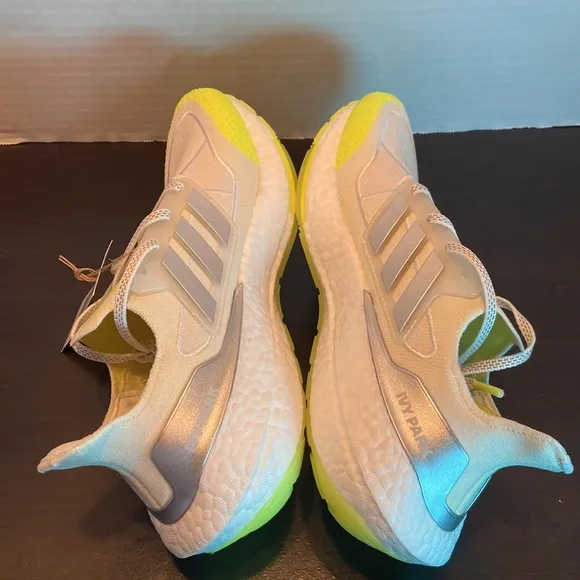 New Adidas x Ivy Park Ultraboost Off White Size 6