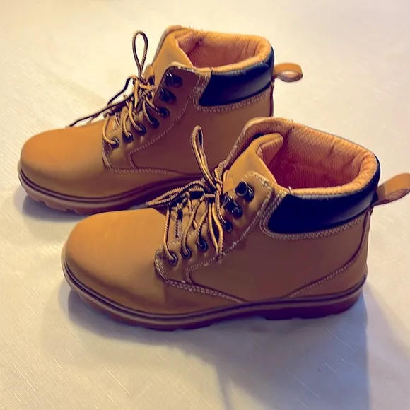 NEW! Adventuridge, Mens Steel Toe Work Boots Size 10M