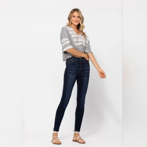 New Arrival!! Judy Blue Full Size High Waist Handsand Skinny Jeans