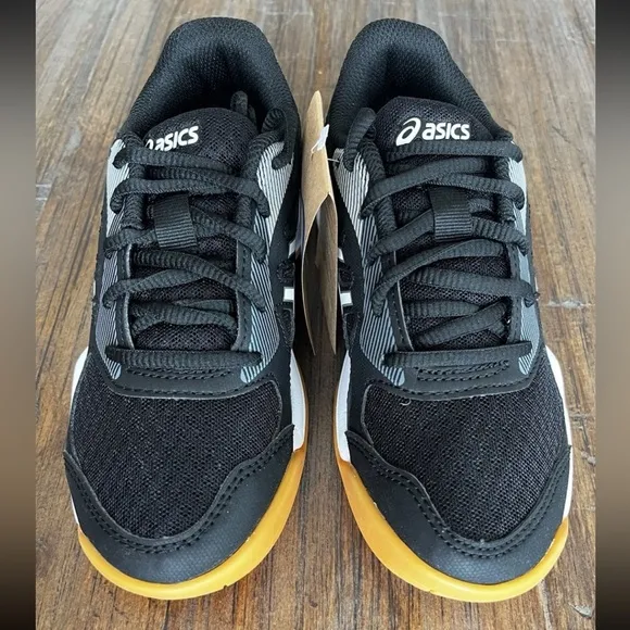 NEW Asics Upcourt 5 GS Big Kids' Volleyball Shoes, Black/White, SIZE 1
