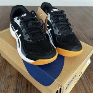 NEW Asics Upcourt 5 GS Big Kids' Volleyball Shoes, Black/White, SIZE 1
