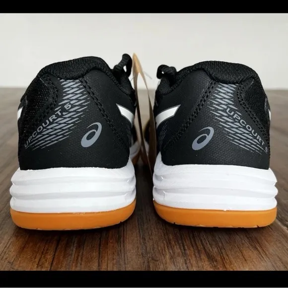 NEW Asics Upcourt 5 GS Big Kids' Volleyball Shoes, Black/White, SIZE 1