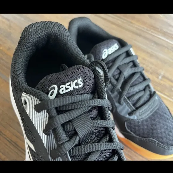 NEW Asics Upcourt 5 GS Big Kids' Volleyball Shoes, Black/White, SIZE 1