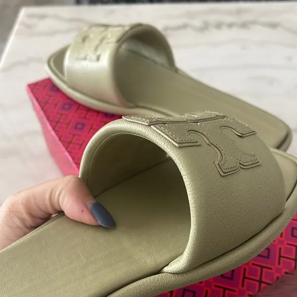 New, Authentic TORY BURCH Logo Sandals Light Green size US 9.5 slide slippers