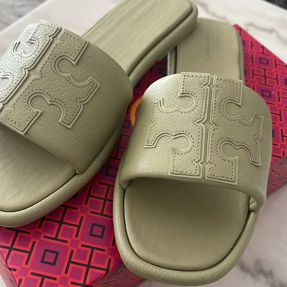 New, Authentic TORY BURCH Logo Sandals Light Green size US 9.5 slide slippers