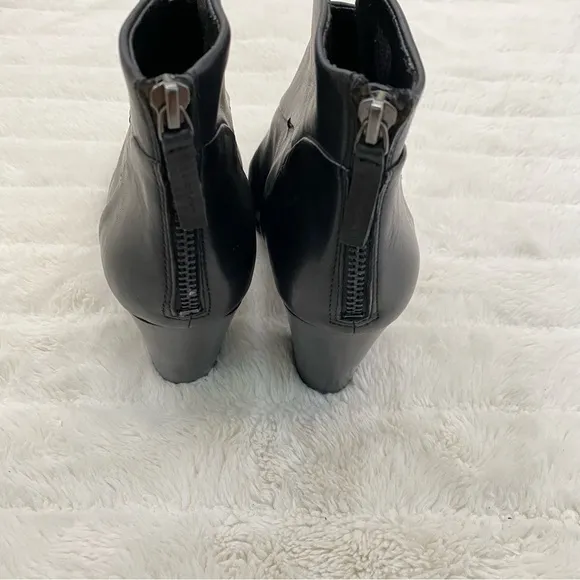 New B. Makowsky Leather Ankle Heel Boots Black Size 8.5