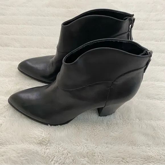 New B. Makowsky Leather Ankle Heel Boots Black Size 8.5