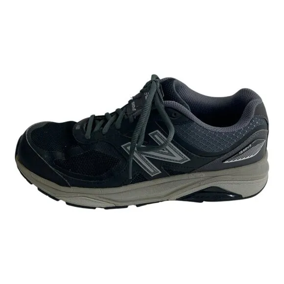 New Balance 1540 V3 Mens Size 8.5 2E Black Gray Athletic Running Shoes M1540BK3