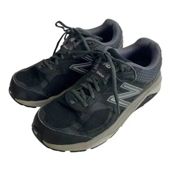 New Balance 1540 V3 Mens Size 8.5 2E Black Gray Athletic Running Shoes M1540BK3