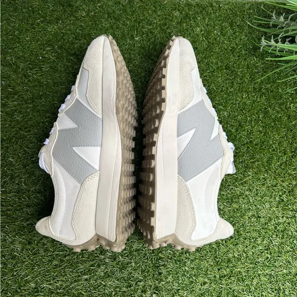 New Balance 327 NB Beige WhiteGrey Women size 9.5 men 8 gently used