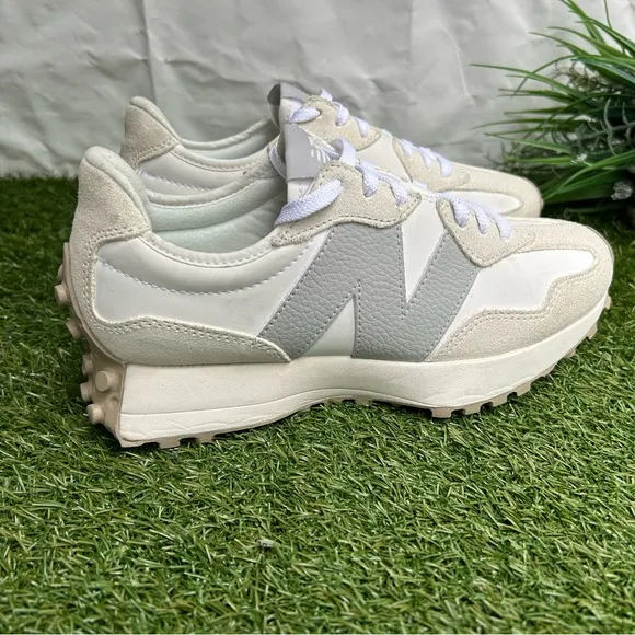 New Balance 327 NB Beige WhiteGrey Women size 9.5 men 8 gently used
