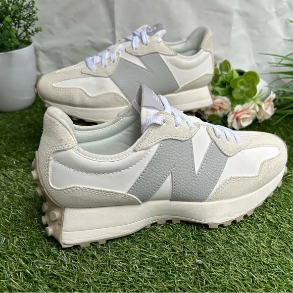 New Balance 327 NB Beige WhiteGrey Women size 9.5 men 8 gently used