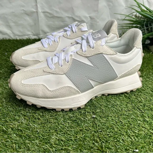 New Balance 327 NB Beige WhiteGrey Women size 9.5 men 8 gently used