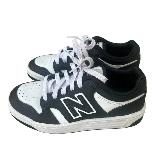 New Balance 480 black and white lace up tennis shoes Sneakers boys size 12