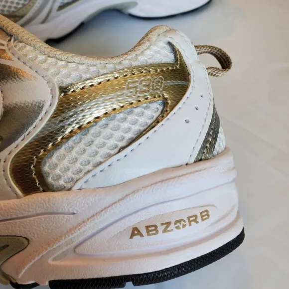 New Balance 530 Kids Tan/White Size 2 NWOT