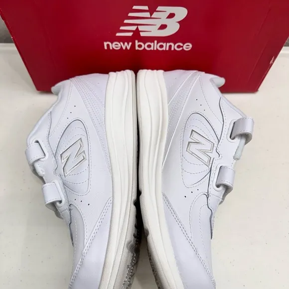 New Balance 577 Hook and Loop  Mens White Sneakers Size 10 Shoes
