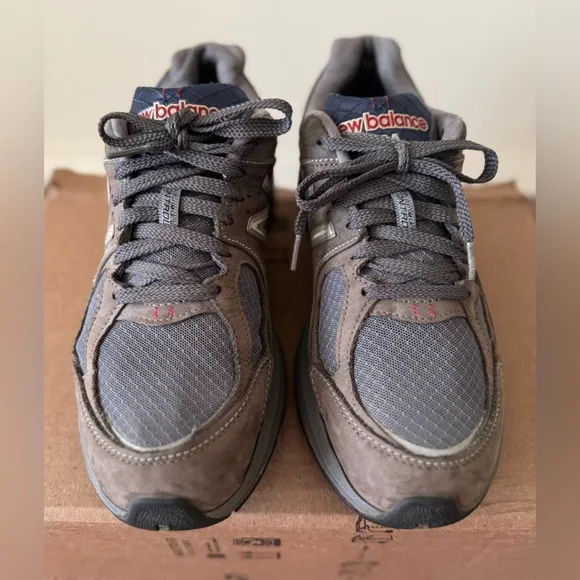 New Balance Men's Brown and Gray Athletic Shoes