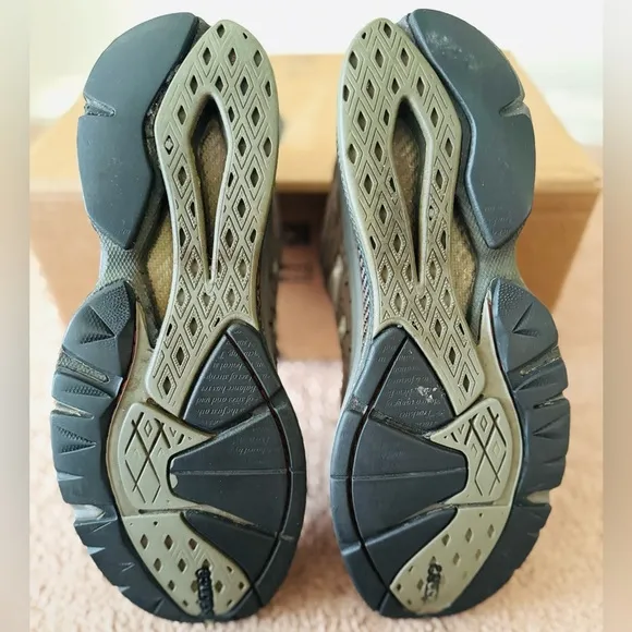New Balance Men's Brown and Gray Athletic Shoes