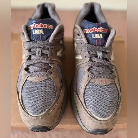 New Balance Men's Brown and Gray Athletic Shoes