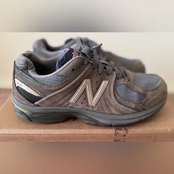 New Balance Men's Brown and Gray Athletic Shoes