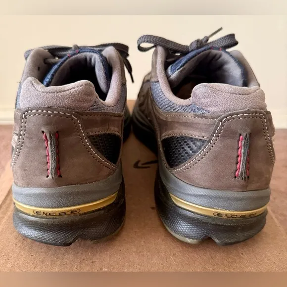 New Balance Men's Brown and Gray Athletic Shoes