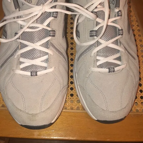 New Balance Men's Gray Athletic Shoes