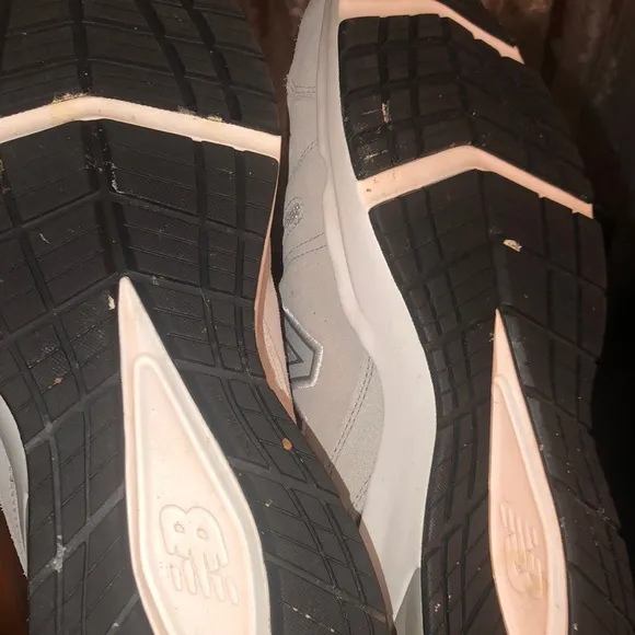 New Balance Men's Gray Athletic Shoes