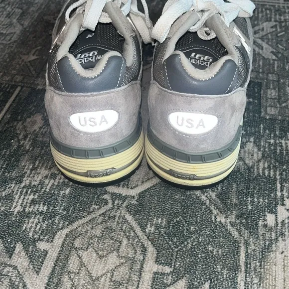 New Balance women’s 991 Gray Sneakers size 9