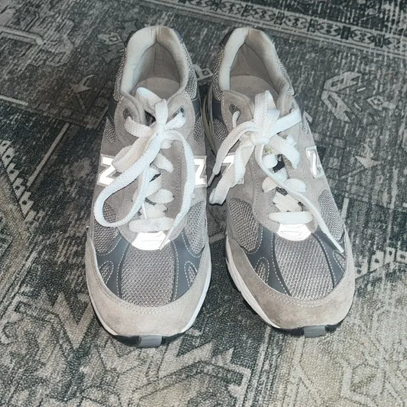 New Balance women’s 991 Gray Sneakers size 9