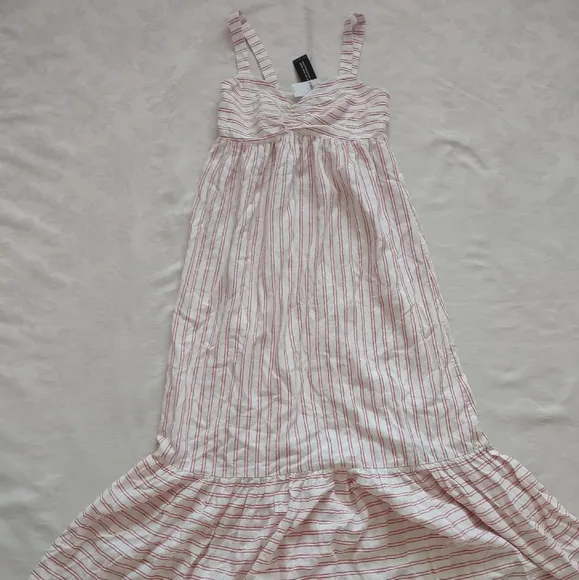 New 🎀 Banana Republic linen blend red white striped ruffle hem dress