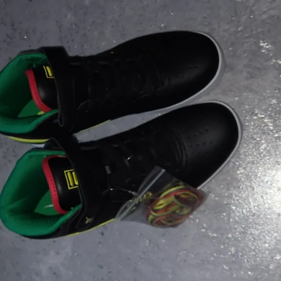 NEW Fila Men's Black and Green Sneakers- Size 10
