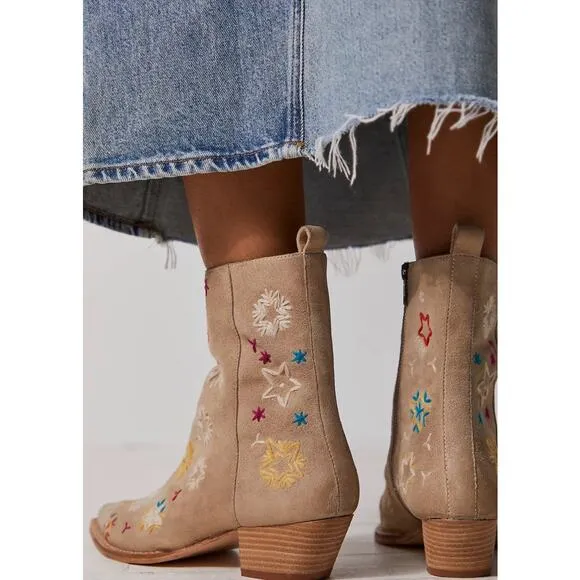 NEW-FREE PEOPLE BOWERS EMBROIDERED WESTERN BOOTS - POINTED TOE Sz:8.5 Ret$198
