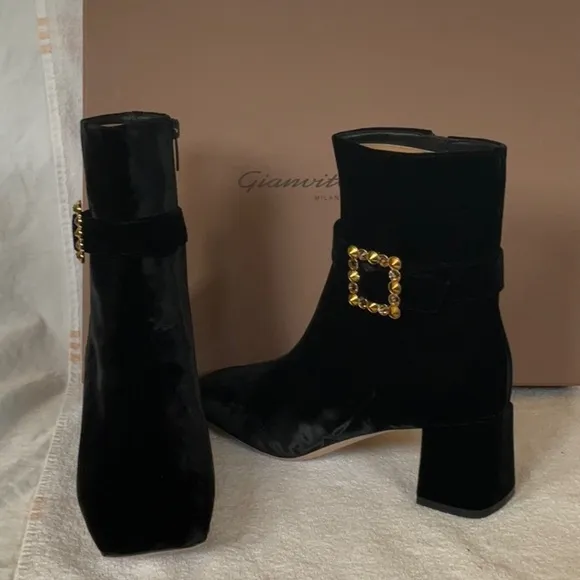 NEW GIANVITO ROSSI Black Velvet Ankle Boots