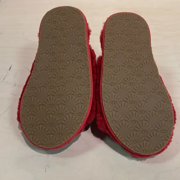 NEW!! Girls UGG Fluff Yeah Red Shearling Slide Slippers Size 11M