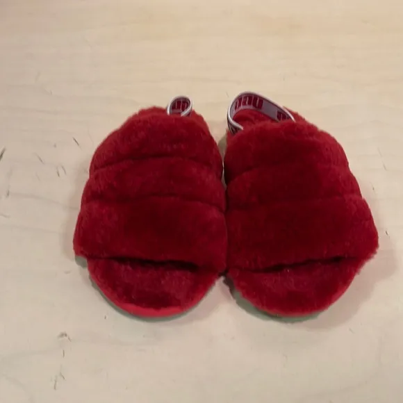 NEW!! Girls UGG Fluff Yeah Red Shearling Slide Slippers Size 11M