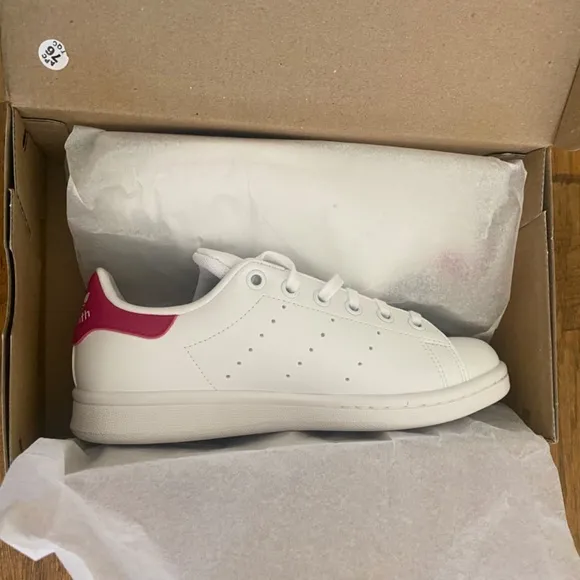 New in box Adidas STAN SMITH SHOES Cloud White / Bold Pink Girls Size 3.5
