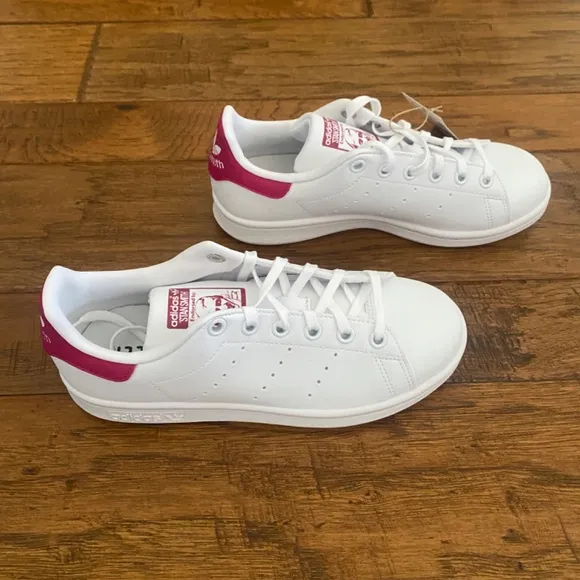 New in box Adidas STAN SMITH SHOES Cloud White / Bold Pink Girls Size 3.5
