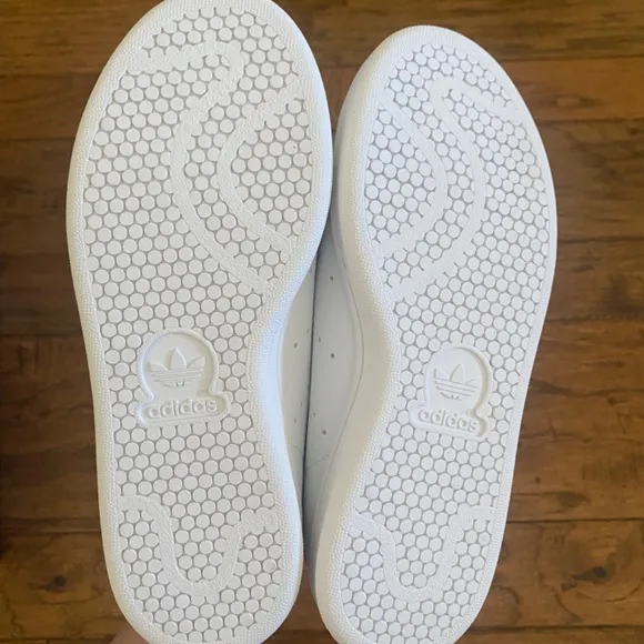 New in box Adidas STAN SMITH SHOES Cloud White / Bold Pink Girls Size 3.5