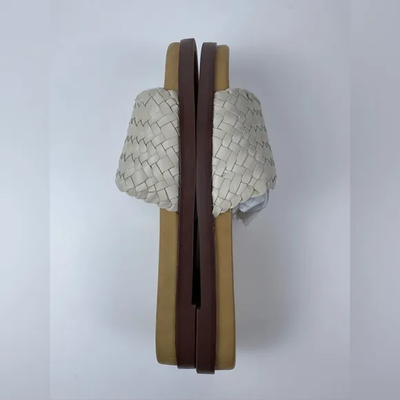 New In Box The Louisa Slide Sandal in Woven Leather In Pale Oyster Size 7