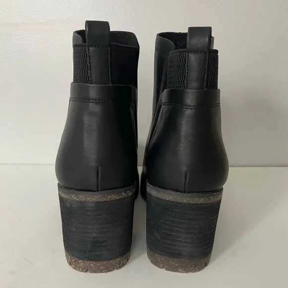 NEW Korks Elsie Ankle Booties Boots Womens 10M Black Heeled