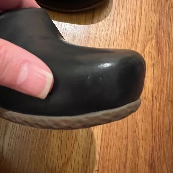 NEW L'Artiste Gloss Mary Jane Style Black Leather Shoes Size 37 or US Size 7
